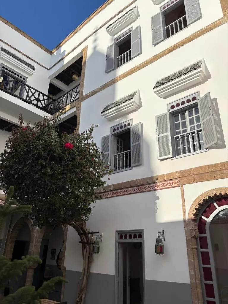 Panzió Riad Dar Dayana Szavíra